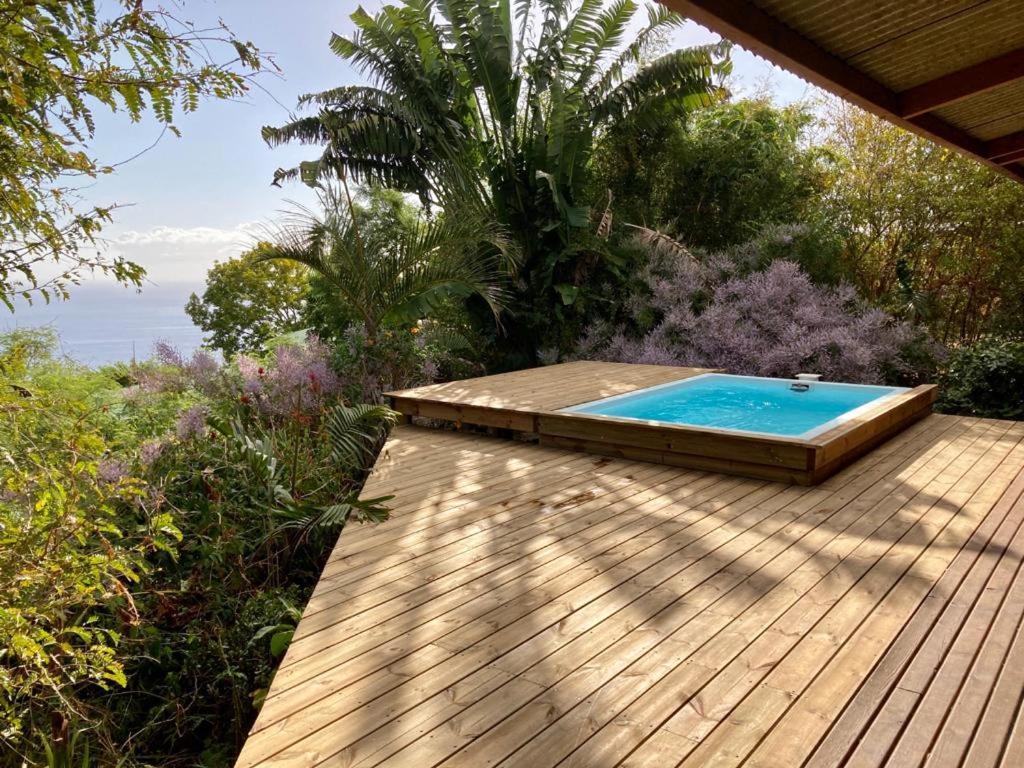 Cottage Chaleureux Avec Vue Mer Et Piscine Saint-Leu Exterior photo