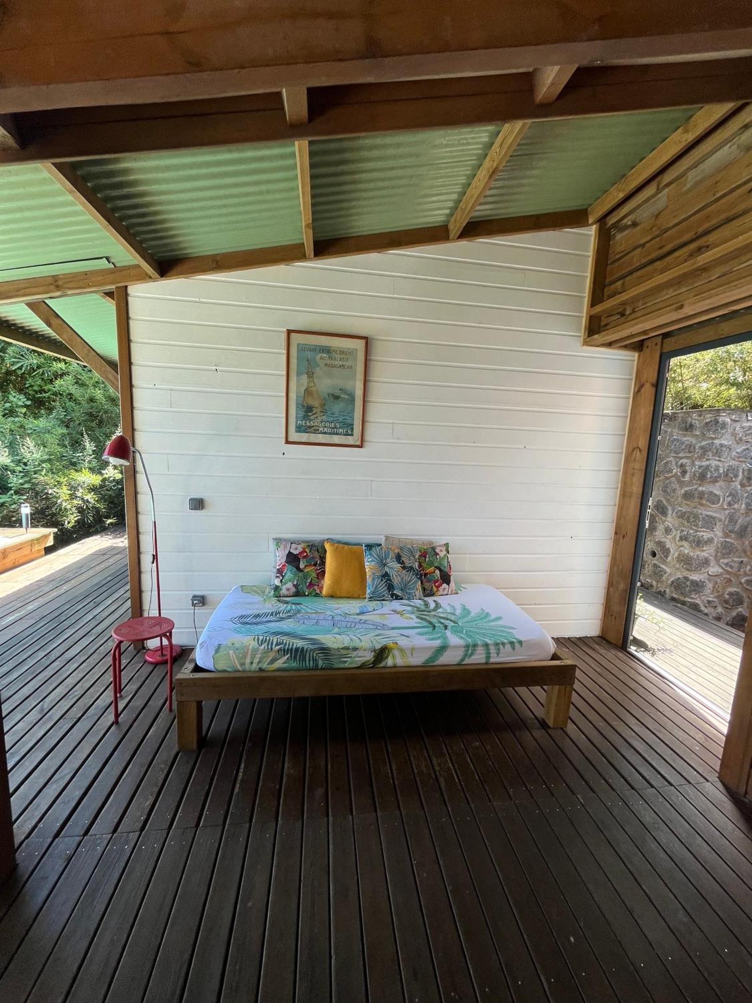 Cottage Chaleureux Avec Vue Mer Et Piscine Saint-Leu Exterior photo