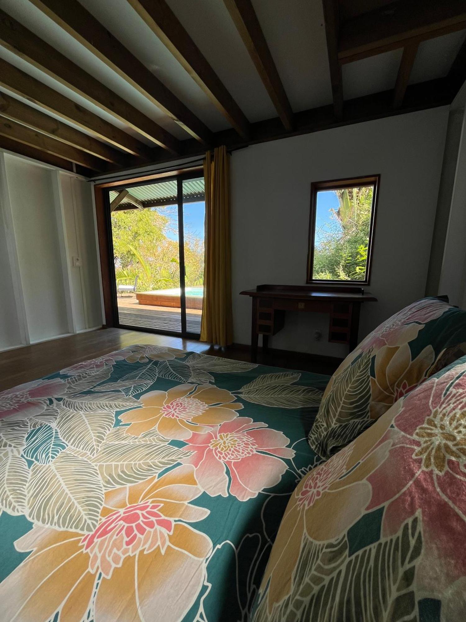 Cottage Chaleureux Avec Vue Mer Et Piscine Saint-Leu Exterior photo
